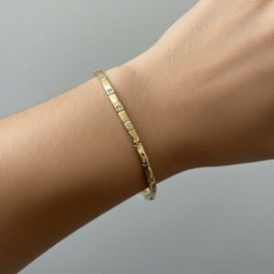 Kare Şeklinde Taşlı Bileklik